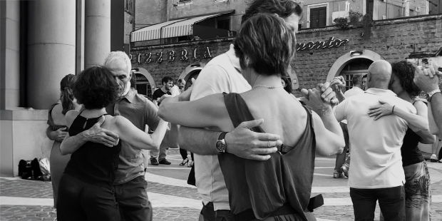 Esserci per quello che ha senso, non per avere senso